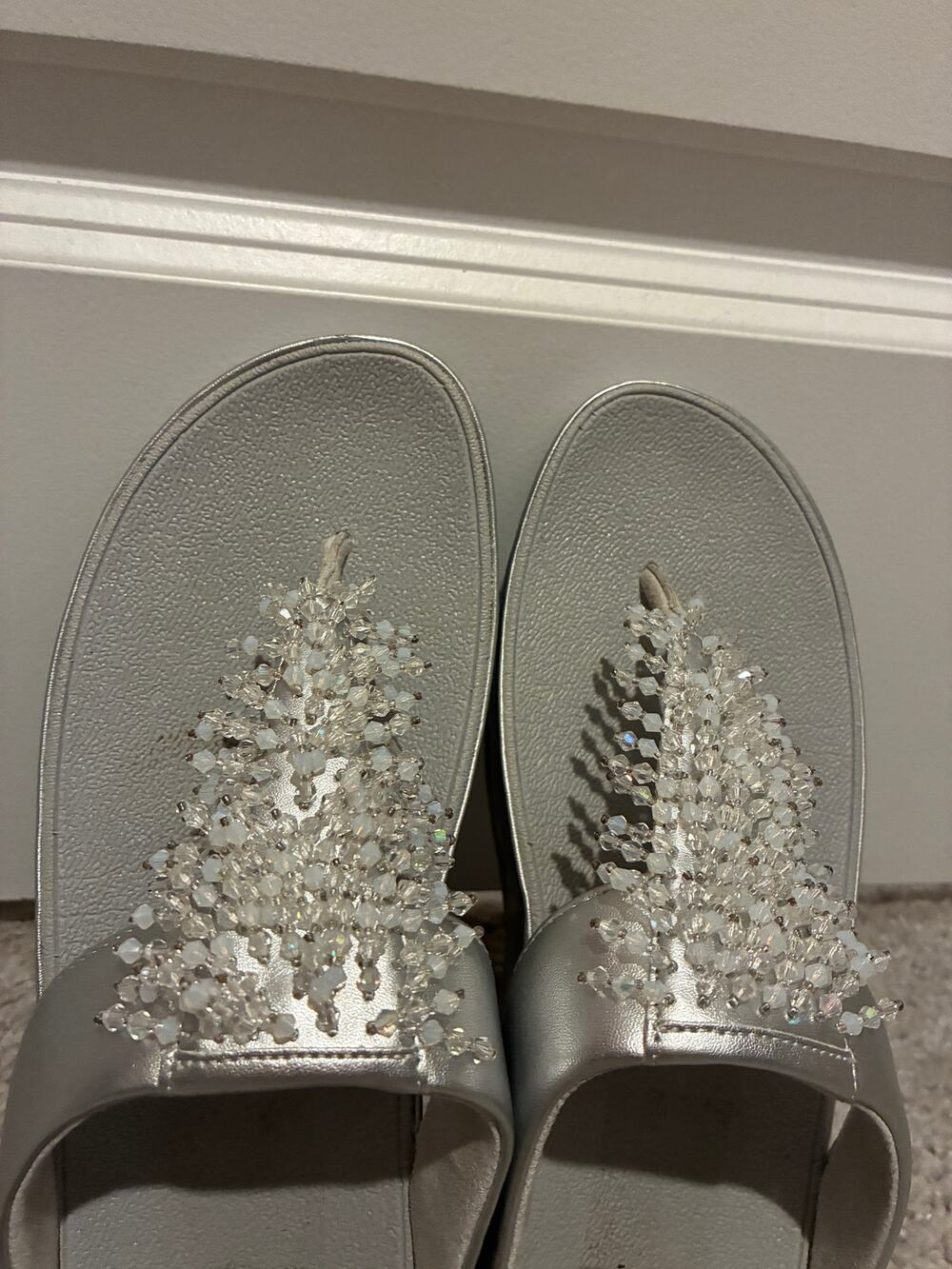 FitFlop Pewter Pearl-Beaded Thong Sandals